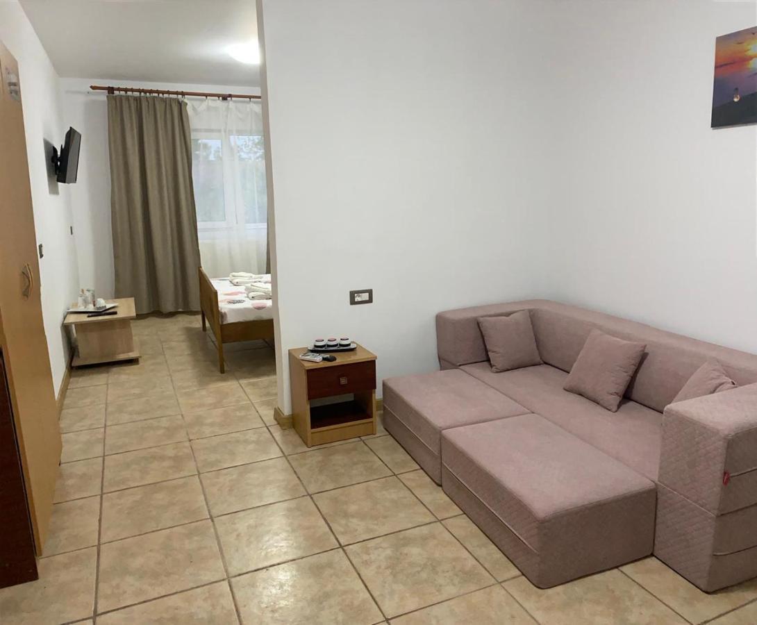 Raven Comstar Apartment Corbu  Exterior foto